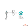 Boucles d’oreilles en argent avec deux fleurs en émail blanc et bleu turquoise – Carla Nogueres