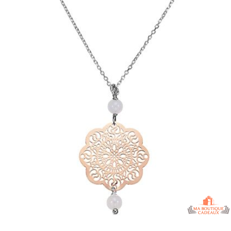 Collier en argent rosé motif fleur ajourée et perles blanches – Carla Nogueres – 42+3 cm